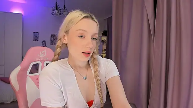 Tiffany Paw online show from 03-17-26, 03:31