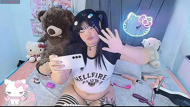 kittyhtxx online show from 12-05-25, 04:11
