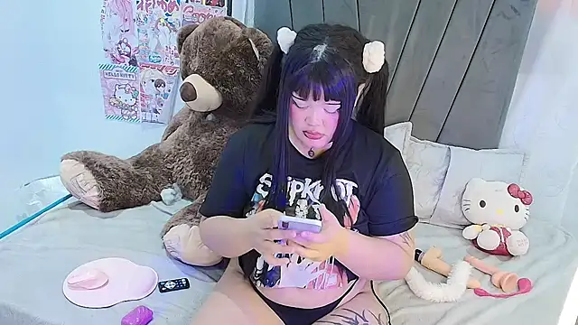 kittyhtxx online show from 11-22-25, 04:11