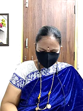 Queen-Neha online show from 04-29-26, 01:48