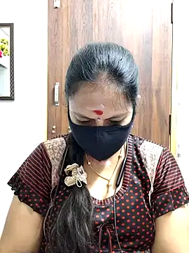 Queen-Neha online show from 04-14-26, 01:49