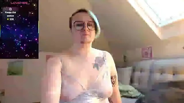 queerlyjaz online show from 03-08-26, 06:11