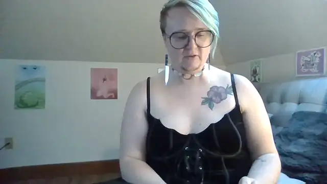 queerlyjaz online show from 11-16-25, 10:02