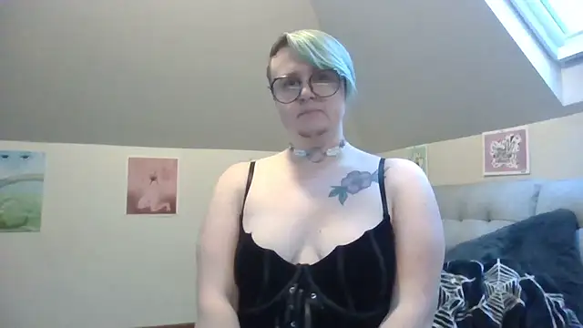 queerlyjaz online show from 11-22-25, 11:25
