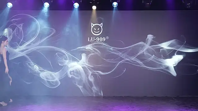 Snapshot of LU-909 chatting on 11-21-25, 08:02 LU-909 online show from 11-21-25, 08:02