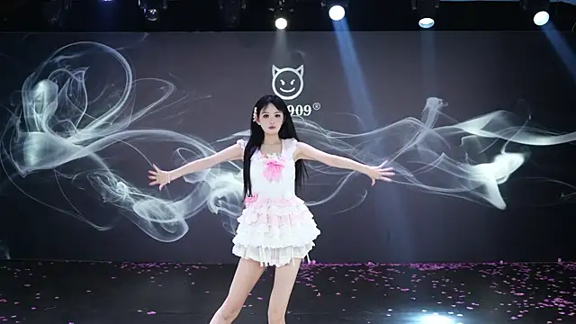 Snapshot of LU-909 chatting on 01-13-26, 01:09 LU-909 online show from 01-13-26, 01:09