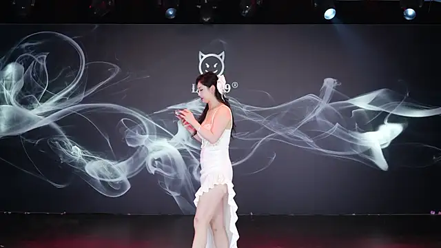 Snapshot of LU-909 chatting on 12-19-25, 01:09 LU-909 online show from 12-19-25, 01:09