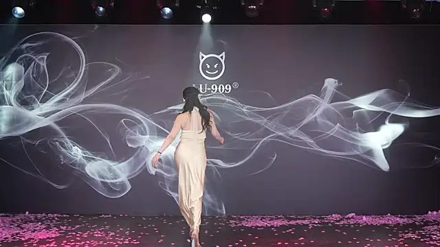 Snapshot of LU-909 chatting on 11-26-25, 08:03 LU-909 online show from 11-26-25, 08:03