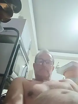 Snapshot of nard53 chatting on 07-10-26, 11:27 nard53 online show from 07-10-26, 11:27