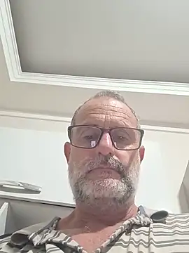 Snapshot of nard53 chatting on 06-10-26, 12:23 nard53 online show from 06-10-26, 12:23