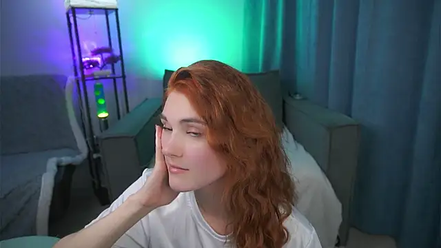 foxy cute4you online show from 04-12-26, 06:33