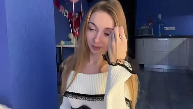 Jolienne online show from 12-03-25, 03:22