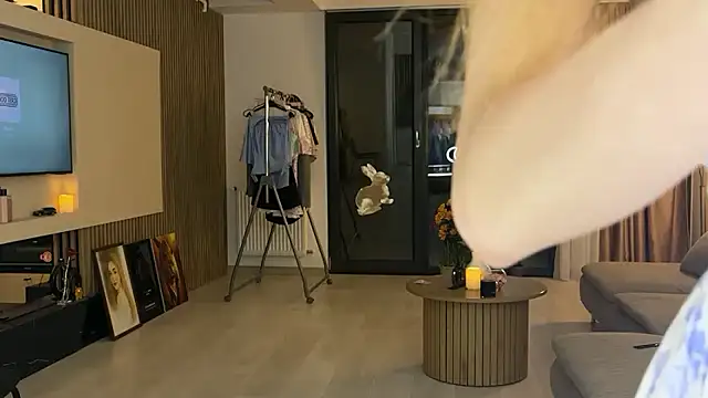 Snapshot of Jolienne chatting on 06-06-26, 08:03 Jolienne online show from 06-06-26, 08:03