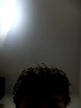Snapshot of andrdosfn chatting on 11-30-25, 02:01 andrdosfn online show from 11-30-25, 02:01