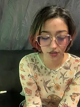 Snapshot of LilithMonette chatting on 02-10-26, 02:32 LilithMonette online show from 02-10-26, 02:32