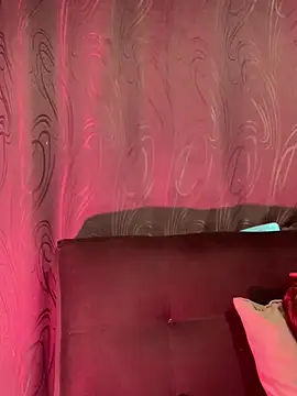 Snapshot of Dannii- chatting on 02-07-26, 12:18 Dannii- online show from 02-07-26, 12:18