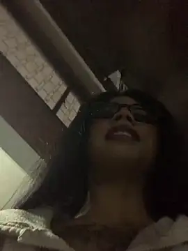 Dannii- online show from 04-11-26, 01:13