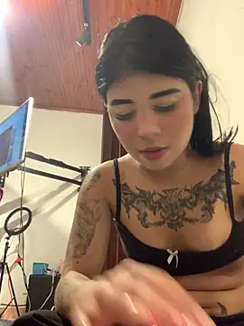 Snapshot of Dannii- chatting on 02-20-26, 12:07 Dannii- online show from 02-20-26, 12:07