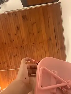 Snapshot of Dannii- chatting on 02-08-26, 01:25 Dannii- online show from 02-08-26, 01:25