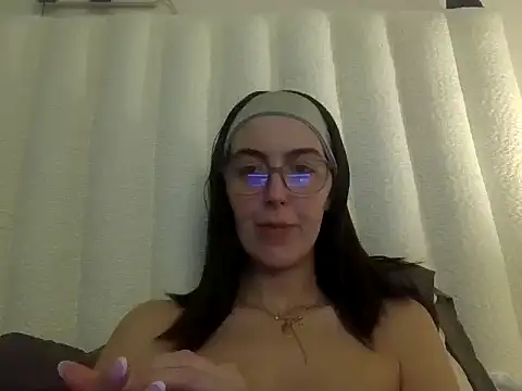 mollyplaysxo online show from 02-22-26, 10:00