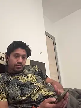 Jhonneeey online show from 12-17-25, 01:32