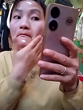 Lee-Thee online show from 11-30-25, 03:40