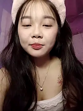 Snapshot of Baa-bee22 chatting on 05-10-26, 12:47 Baa-bee22 online show from 05-10-26, 12:47