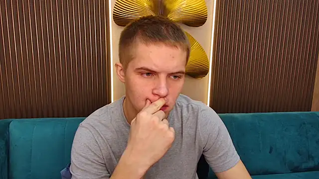 Snapshot of Piter_Ward chatting on 11-30-25, 08:31 Piter Ward online show from 11-30-25, 08:31