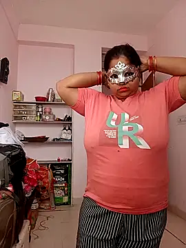 CUTE-LOVE-SWEETS online show from 02-13-26, 04:01