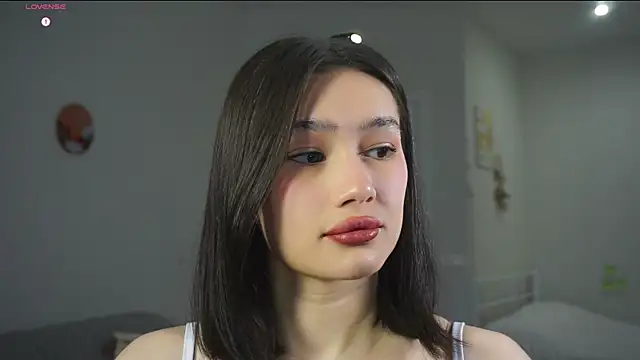 SoftLuna online show from 11-18-25, 05:11