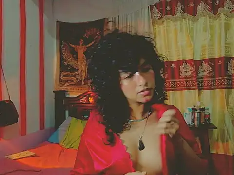 Snapshot of justcallmemargo chatting on 11-18-25, 12:04 justcallmemargo online show from 11-18-25, 12:04