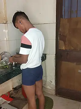 Snapshot of Zinexraj chatting on 02-25-26, 01:28 Zinexraj online show from 02-25-26, 01:28