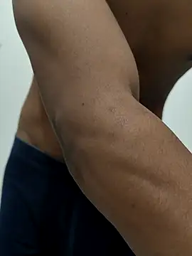 Snapshot of Zinexraj chatting on 11-23-25, 07:29 Zinexraj online show from 11-23-25, 07:29