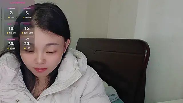 Snapshot of Aggie31 chatting on 11-18-25, 03:32 Aggie31 online show from 11-18-25, 03:32