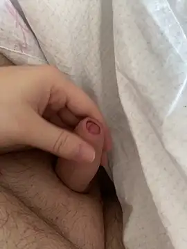 Snapshot of gyere77 chatting on 11-19-25, 09:53 gyere77 online show from 11-19-25, 09:53