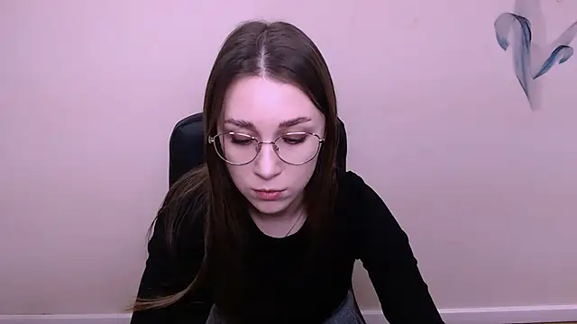 Snapshot of MillaTems_ chatting on 12-15-25, 09:04 MillaTems online show from 12-15-25, 09:04