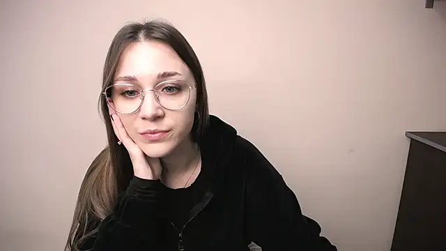 Snapshot of MillaTems_ chatting on 11-21-25, 10:03 MillaTems online show from 11-21-25, 10:03