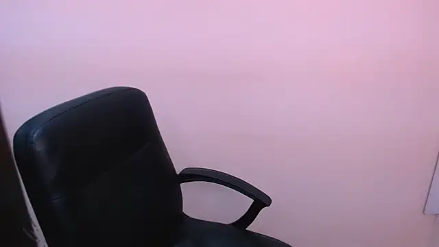 Snapshot of MillaTems_ chatting on 11-28-25, 01:11 MillaTems online show from 11-28-25, 01:11