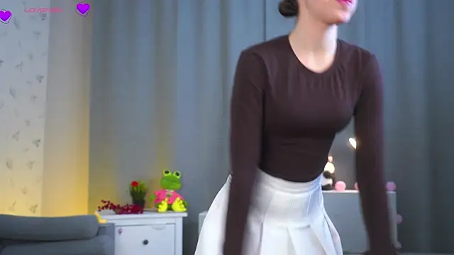 SanjuanitaNaser online show from 11-19-25, 01:00