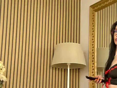 Snapshot of IvyCole chatting on 12-04-25, 07:29 IvyCole online show from 12-04-25, 07:29