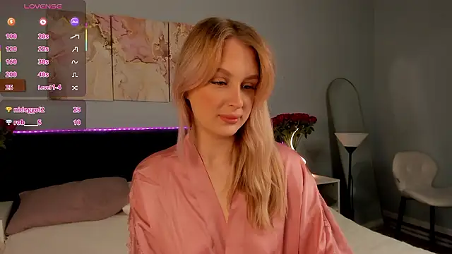 Snapshot of KiraRuiz chatting on 02-01-26, 01:15 KiraRuiz online show from 02-01-26, 01:15