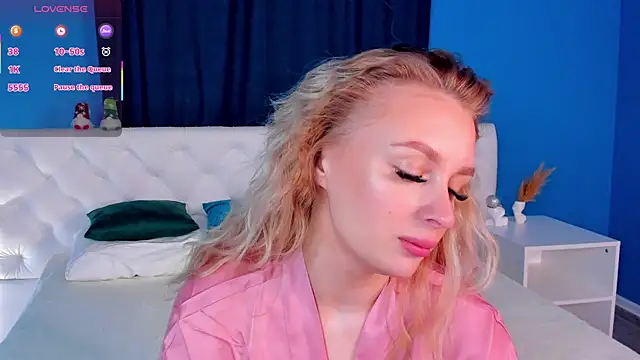 Snapshot of KiraRuiz chatting on 02-22-26, 12:57 KiraRuiz online show from 02-22-26, 12:57