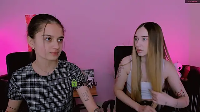  kellykitten  online show from 12-14-25, 09:37