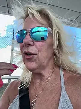 Snapshot of FitCougar chatting on 05-14-26, 06:05 FitCougar online show from 05-14-26, 06:05