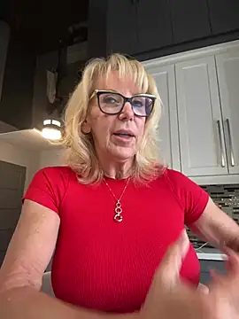Snapshot of FitCougar chatting on 03-22-25, 08:15 FitCougar online show from 03-22-25, 08:15