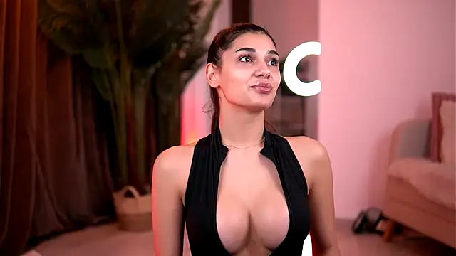 LuvCaprice online show from 12-18-25, 09:25