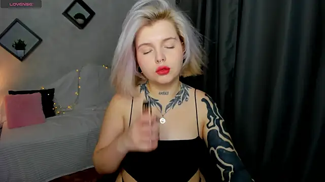 shadow  purrr online show from 12-05-25, 01:27