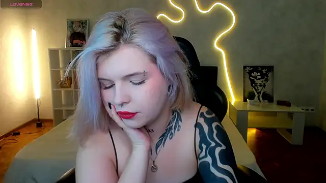 shadow  purrr online show from 12-01-25, 01:39