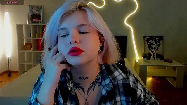 shadow  purrr online show from 11-23-25, 01:26