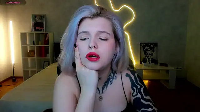 shadow  purrr online show from 11-30-25, 01:39